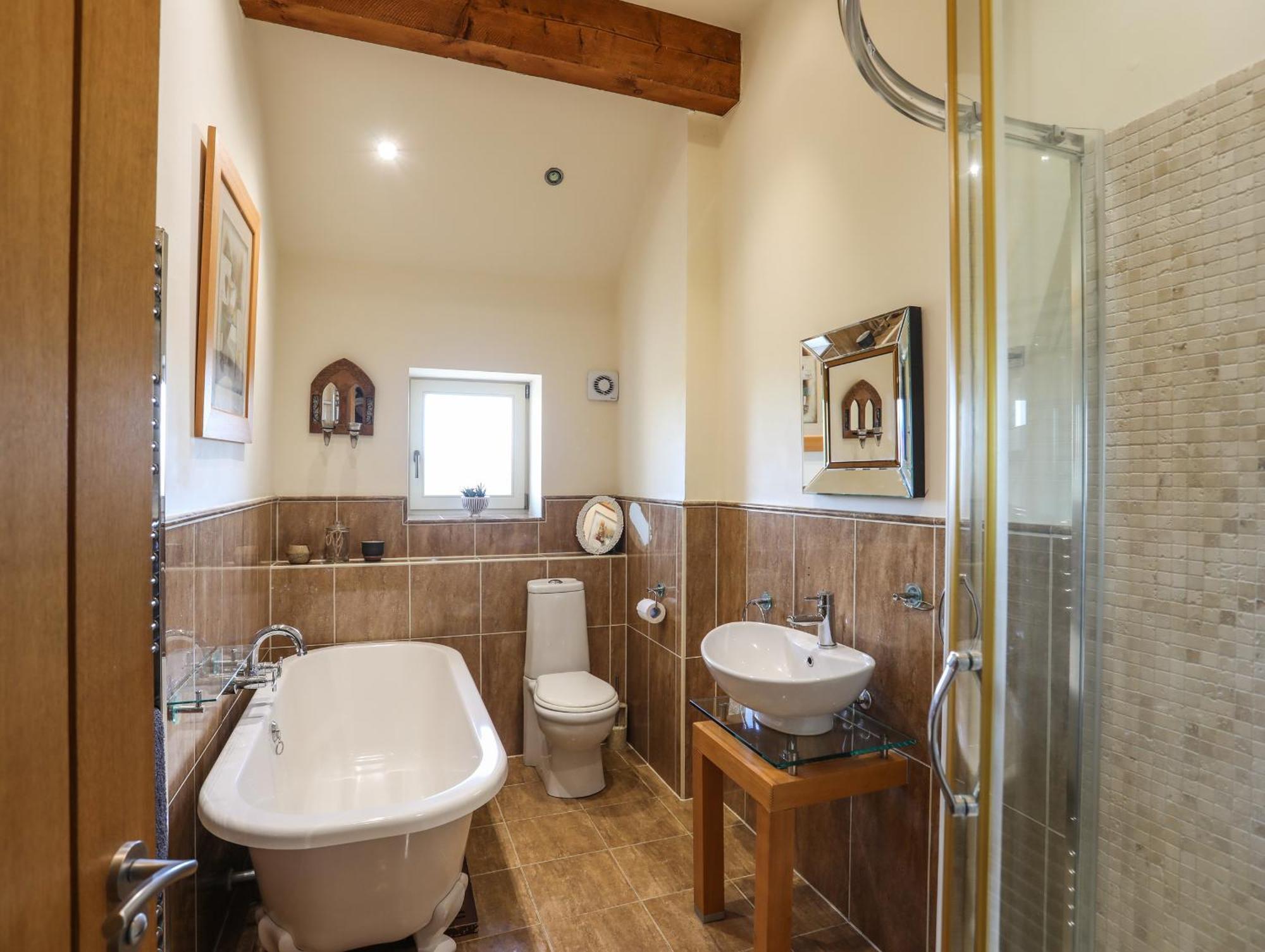 Cosy Barn Villa Dwyran ภายนอก รูปภาพ