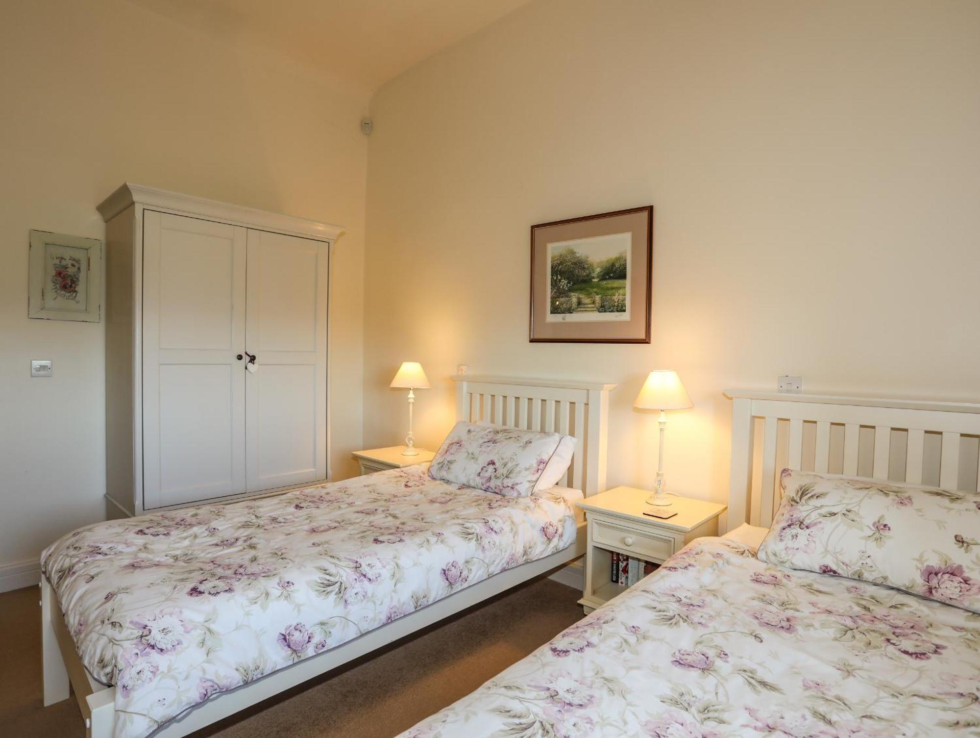 Cosy Barn Villa Dwyran ภายนอก รูปภาพ