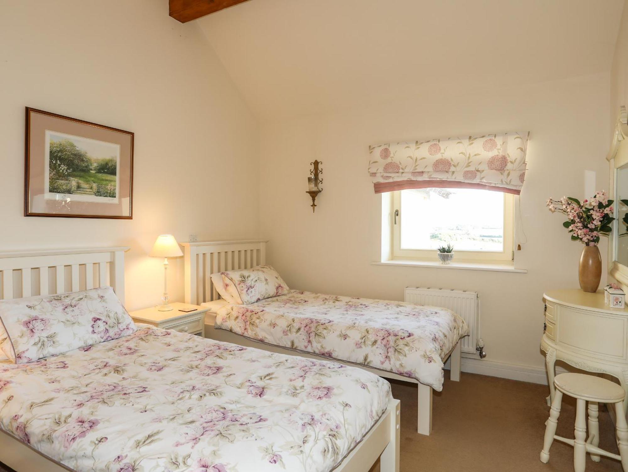 Cosy Barn Villa Dwyran ภายนอก รูปภาพ