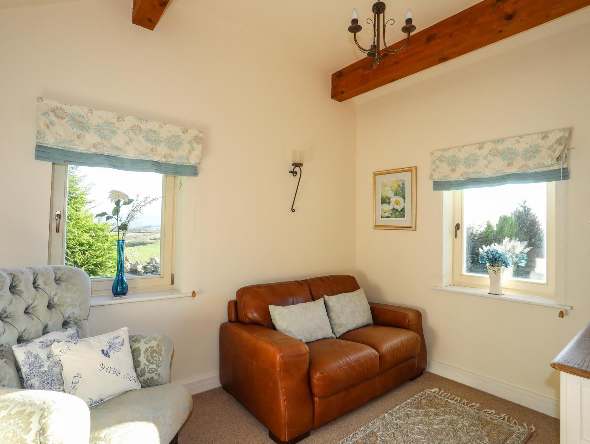 Cosy Barn Villa Dwyran ภายนอก รูปภาพ