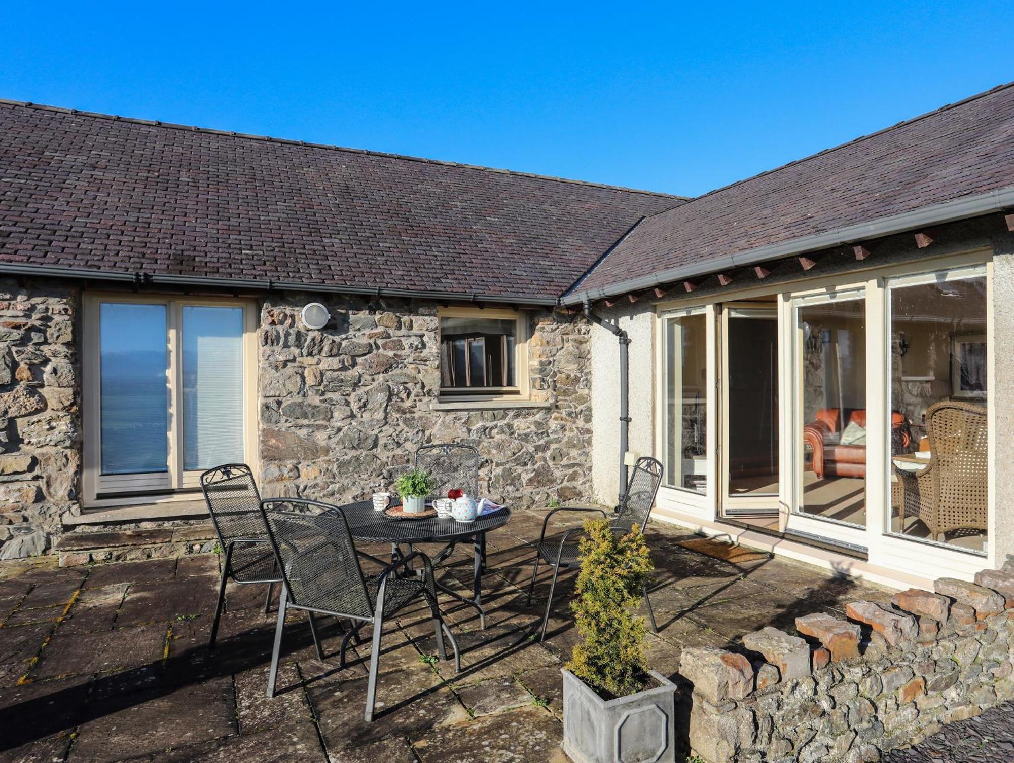 Cosy Barn Villa Dwyran ภายนอก รูปภาพ