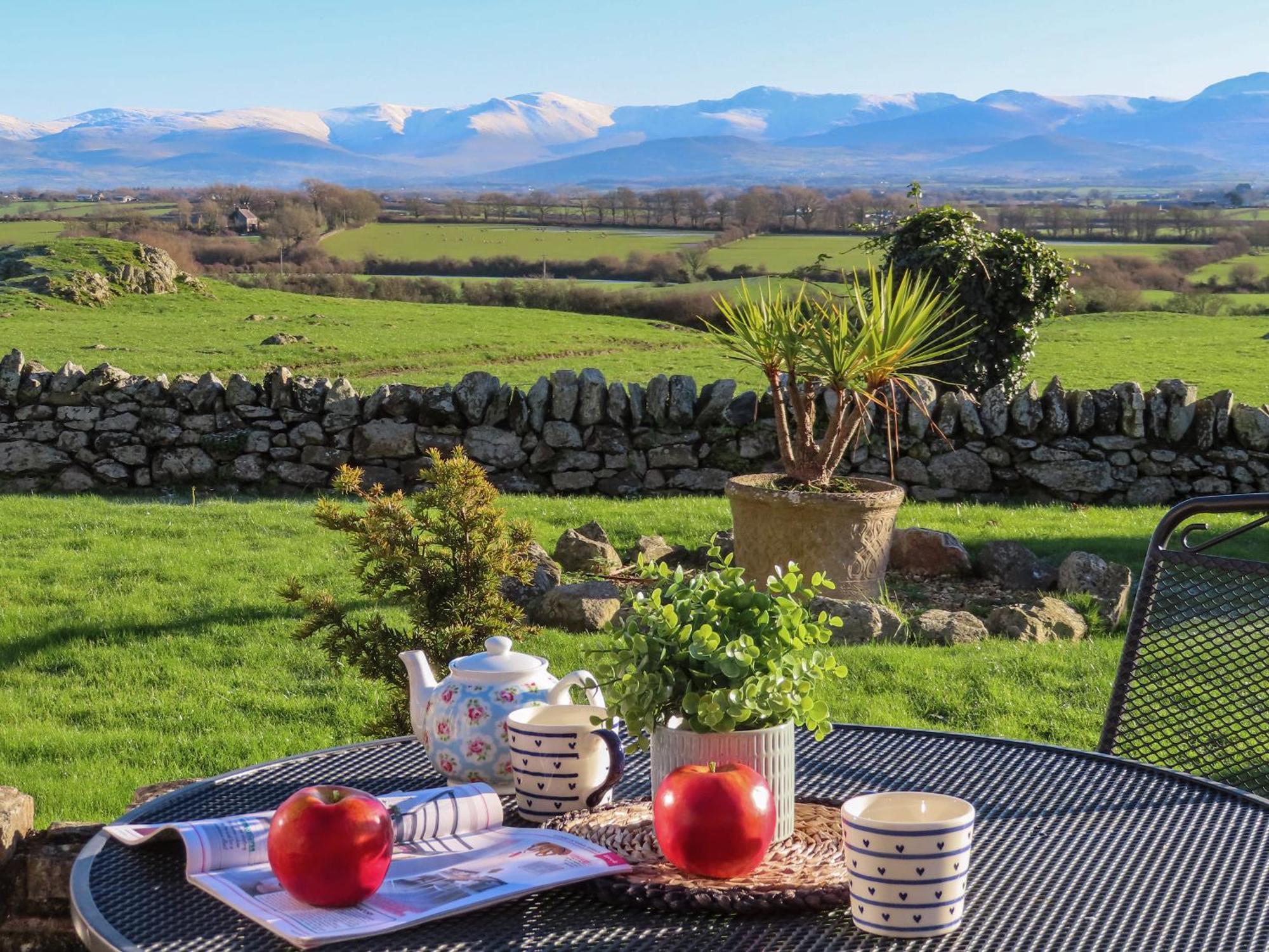 Cosy Barn Villa Dwyran ภายนอก รูปภาพ